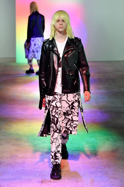 Look 28